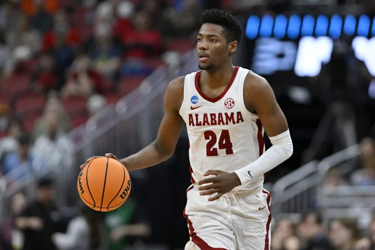 Mar 24, 2023; Louisville, KY, USA; Alabama Crimson Tide forward Brandon Miller (24) dribbles during the second half of the NCAA tournament round of sixteen against the San Diego State Aztecs at KFC YUM! Center. Will the Charlotte Hornets take Miler with the second overall pick?Mandatory Credit: Jamie Rhodes-USA TODAY Sports