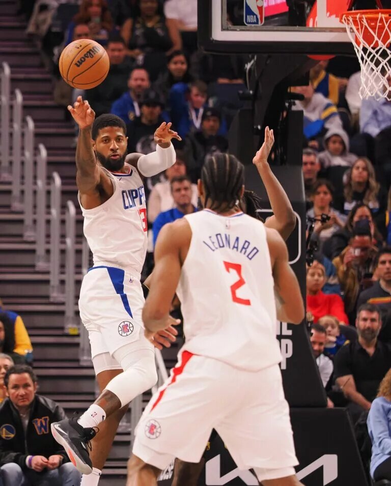 Mar 2, 2023; San Francisco, California, USA; Los Angeles Clippers small forward Paul George (13) passes the ball to small forward Kawhi Leonard (2) during the second quarter against the Golden State Warriors at Chase Center. Mandatory Credit: Kelley L Cox-USA TODAY Sports
