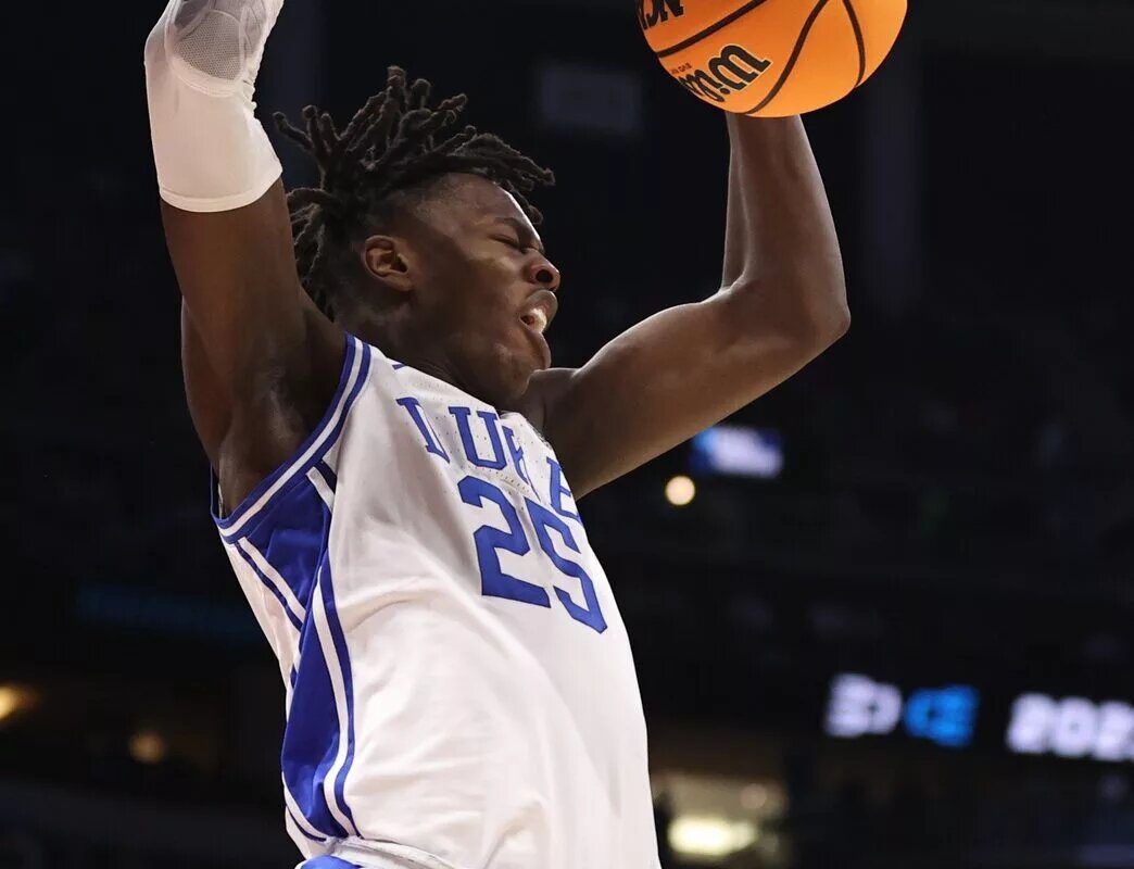 Mar 16, 2023; Orlando, FL, USA; Duke Blue Devils forward Mark Mitchell (25) dunks the ball during the first half against the Oral Roberts Golden Eagles at Amway Center. Mandatory Credit: Matt Pendleton-USA TODAY Sports