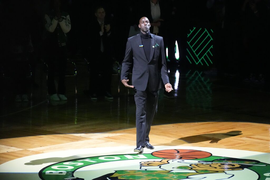 Boston Celtics to retire Kevin Garnett's No. 5 jersey on March 13, 2022,  against the Mavericks 