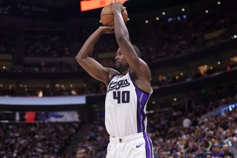 Oct 25, 2023; Salt Lake City, Utah, USA; Sacramento Kings forward Harrison Barnes (40) shoots a three point shot during the second quarter against the Utah Jazz at Delta Center. Mandatory Credit: Chris Nicoll-USA TODAY Sports