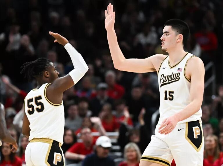 Zach Edey and Purdue are off to a dominant start.