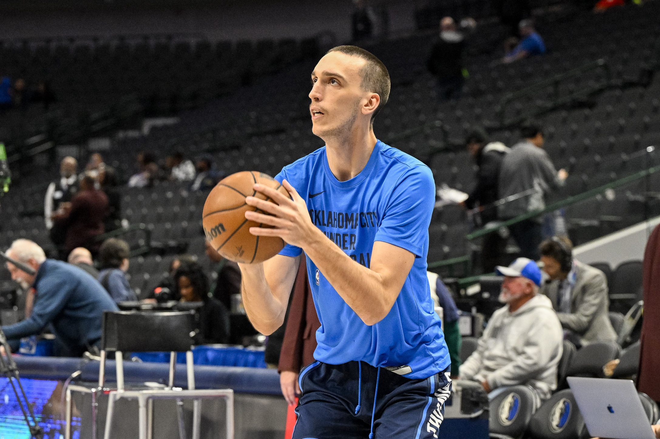 Oklahoma City Thunder forward Aleksej Pokusevski (17) warms up before the game between the Dallas Mavericks and the Oklahoma City Thunder at the American Airlines Center.