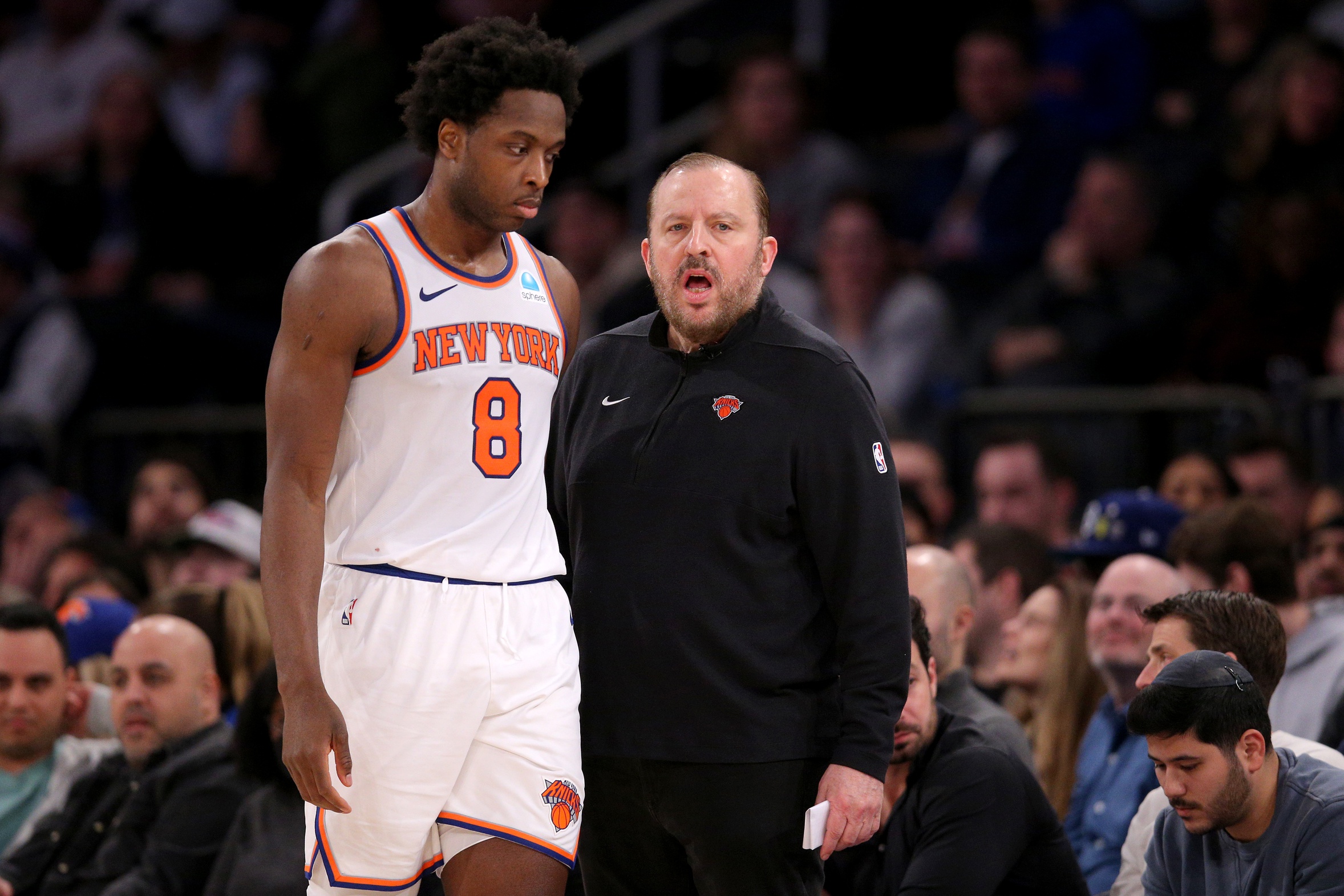 New York Knicks head coach Tom Thibodeau talks to forward OG Anunoby (8) during the fourth quarter against the Chicago Bulls at Madison Square Garden.
