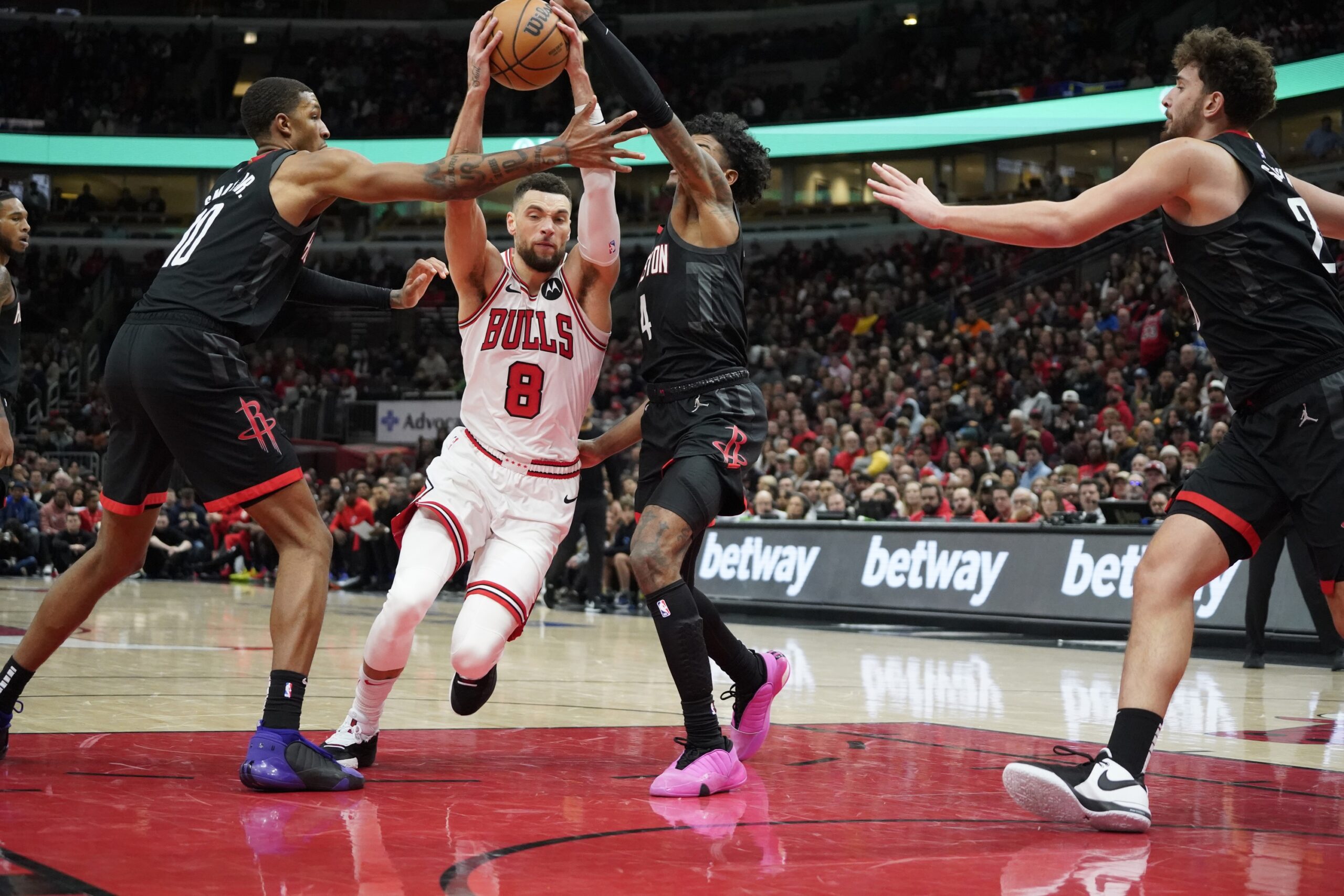 Zach Lavine could be the next splash for the Los Angeles lakers