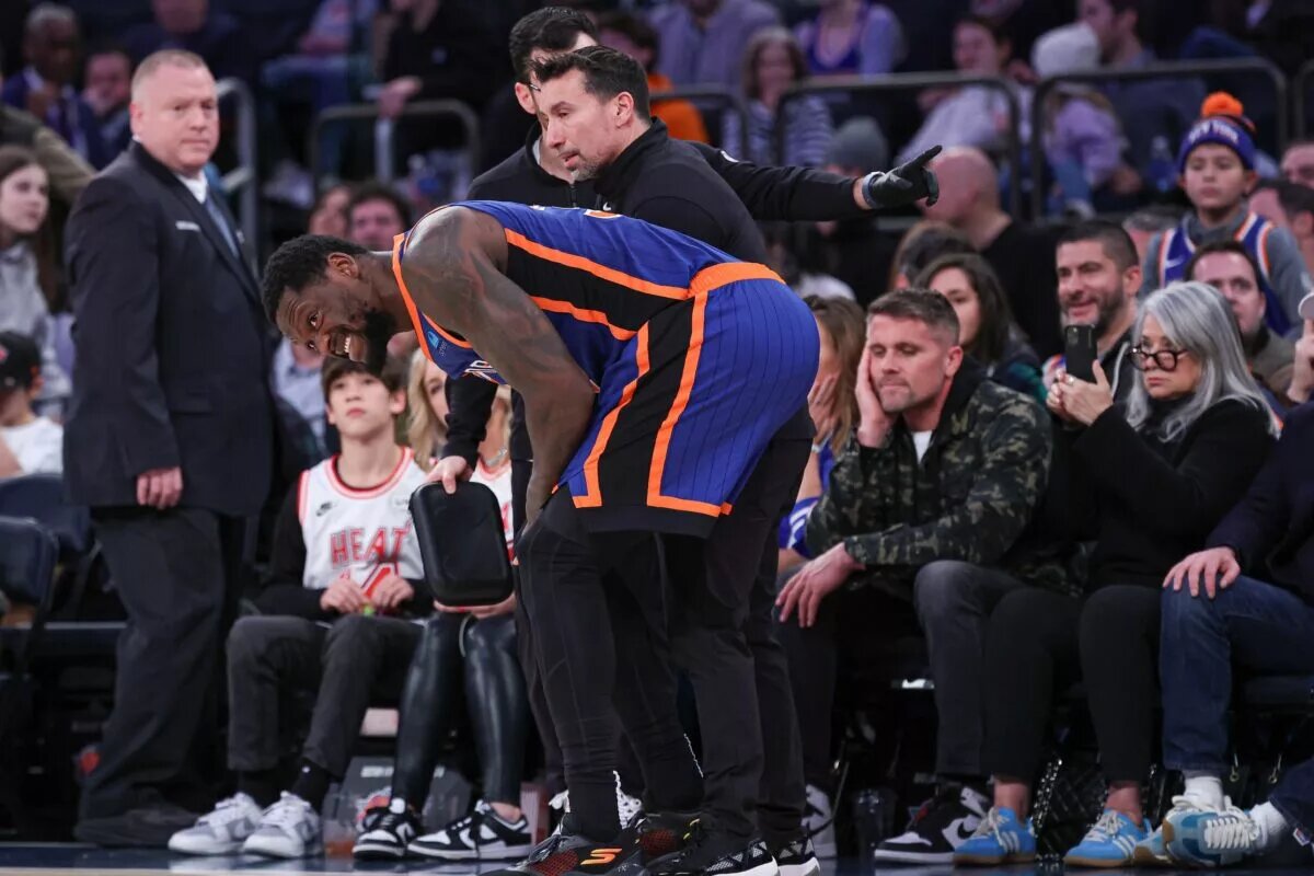 Julius Randle suffers dislocated shoulder and drastically changes Knicks outcomes.