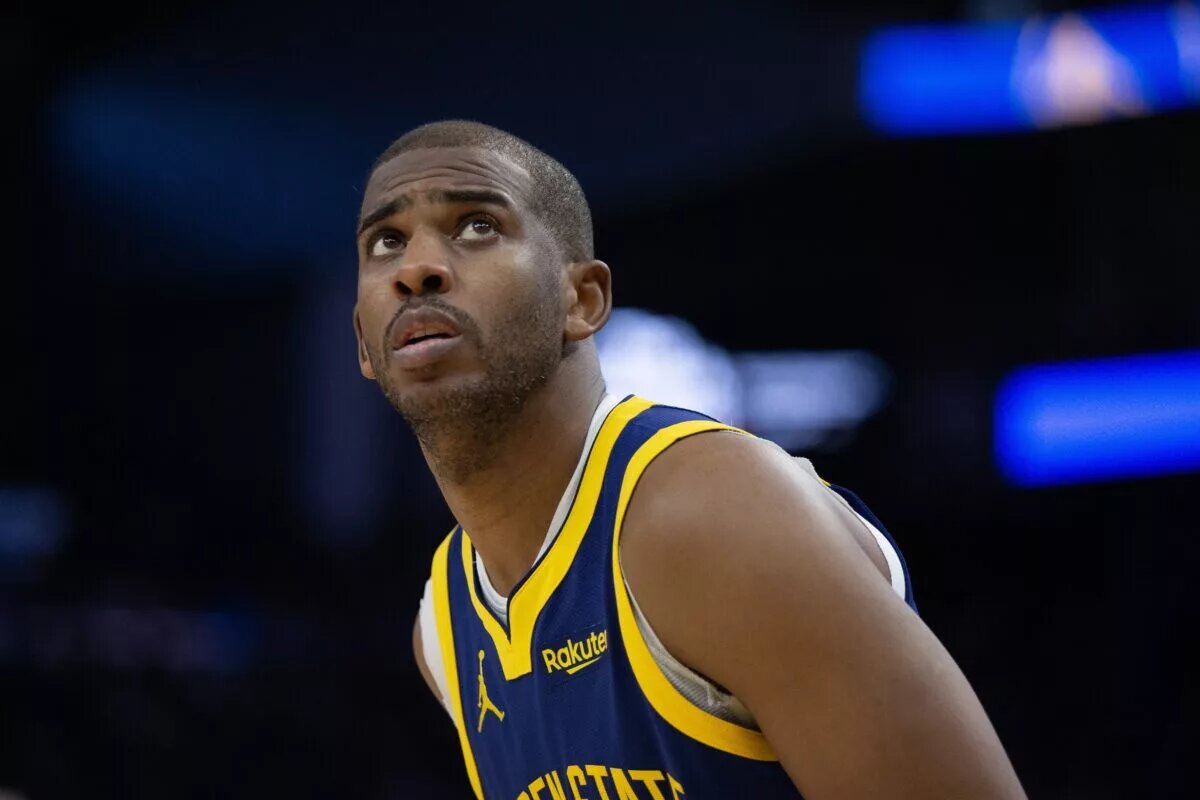 Dec 30, 2023; San Francisco, California, USA; Golden State Warriors guard Chris Paul (3) checks the scoreboard during the fourth quarter against the Dallas Mavericks at Chase Center. Mandatory Credit: D. Ross Cameron-USA TODAY Sports