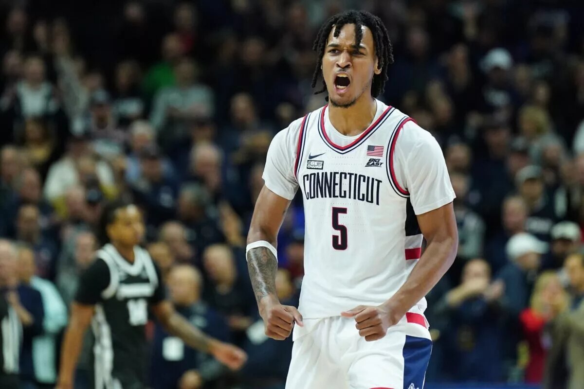 Stephon Castle is taking his game to new heights for the UConn Huskies.