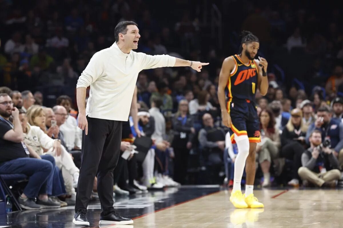 Oklahoma City Thunder head coach Mark Daigneault reacts to his team before a play against the Sacramento Kings during the second quarter at Paycom Center.