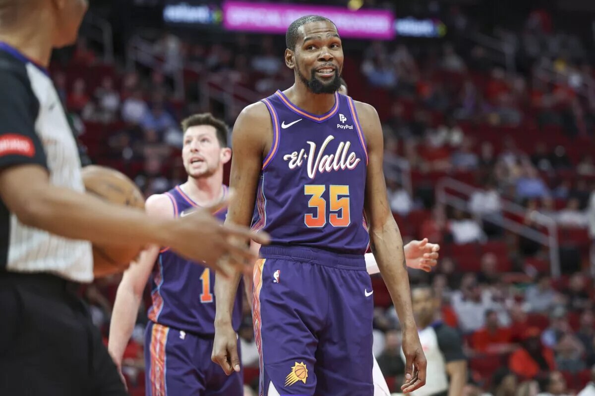 Phoenix Suns forward Kevin Durant (35) reacts after a play during the first quarter against the Houston Rockets at Toyota Center.