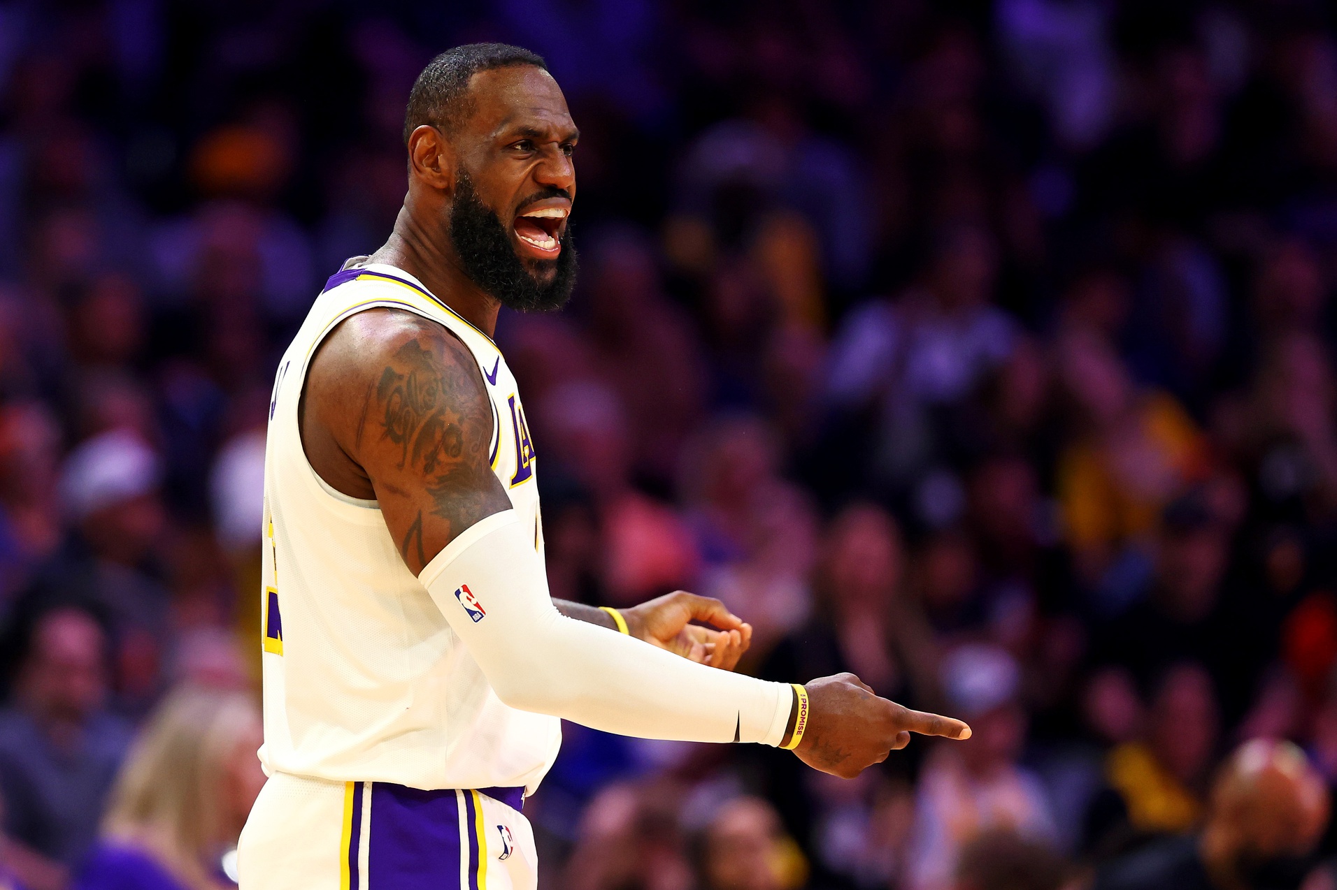 Los Angeles Lakers forward LeBron James (23) reacts after a play during the second quarter of the game against the Phoenix Suns at Footprint Center.