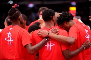 Houston Rockets players huddle