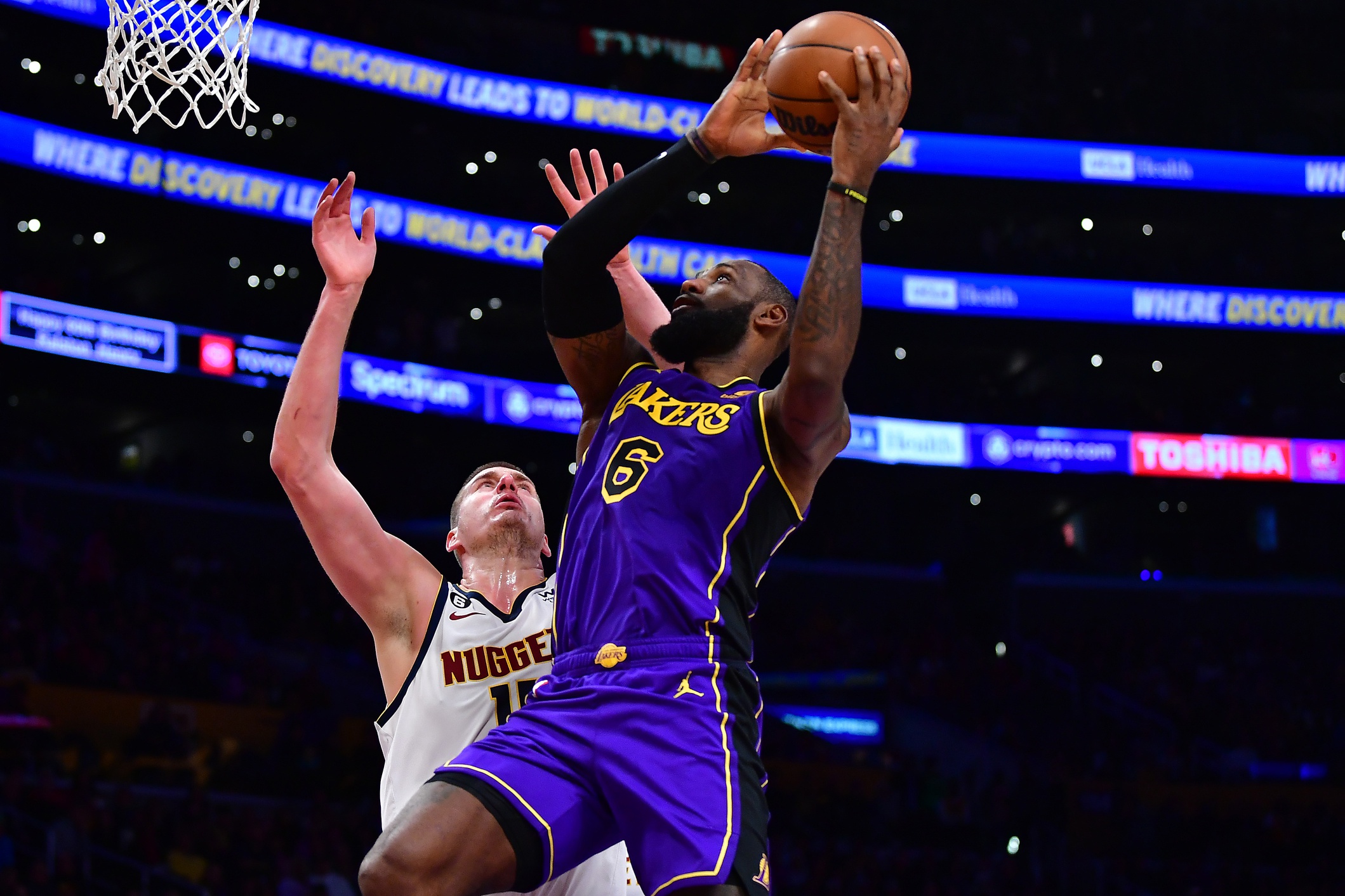 Lakers vs. Knicks: Predictions for Saturday night NBA matchup