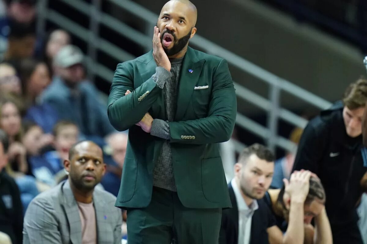 Kyle Neptune and Villanova hope to avoid the NCAA tournament bubble conversation.