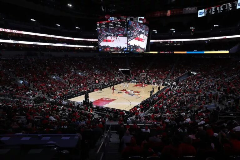 Louisville basketball has a leading candidate for their open head coach position.
