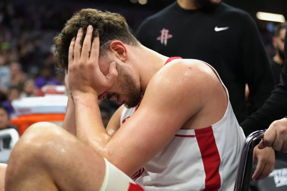 Rockets center Alperen Sengun after injury