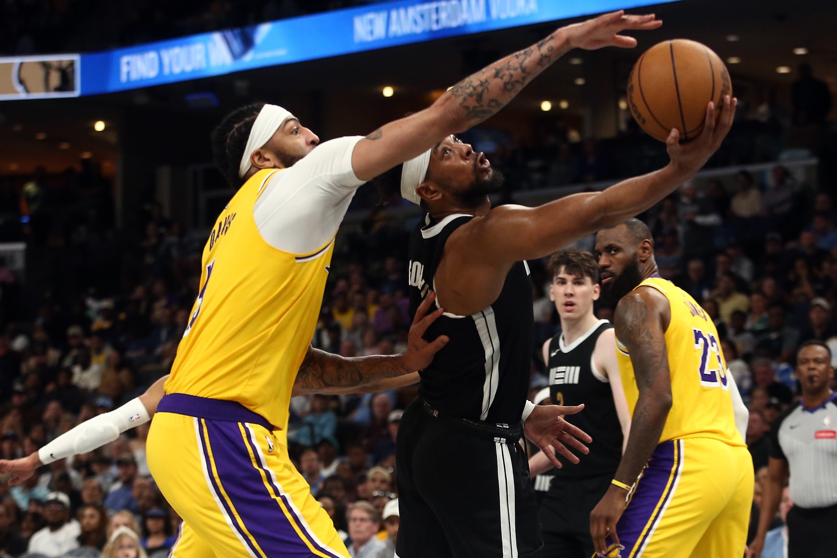 Los Angeles Lakers All-Star Anthony Davis makes defensive play