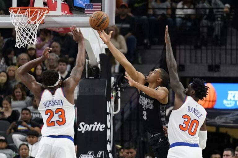 Mitchell Robinson is back for the Knicks.