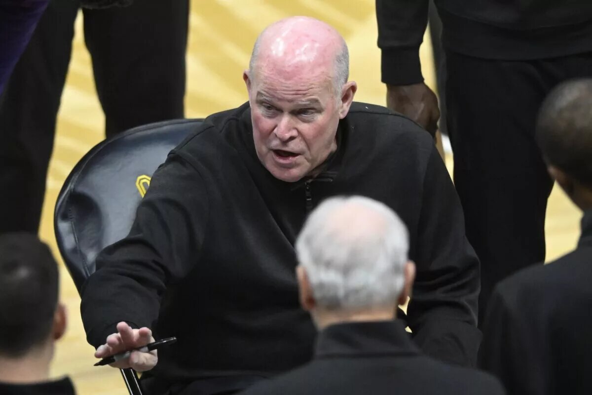 Charlotte Hornets head coach Steve Clifford