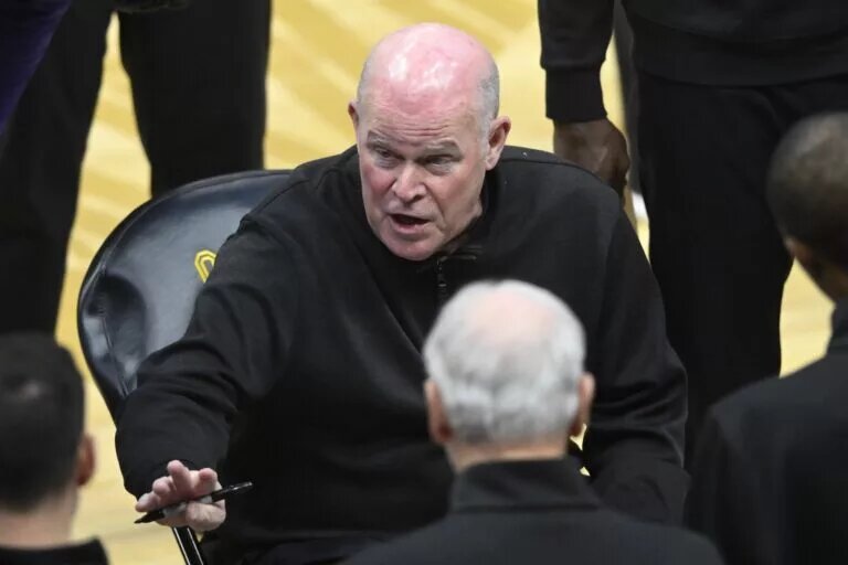 Charlotte Hornets head coach Steve Clifford