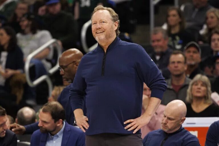 Phoenix Suns head coach Mike Budenholzer