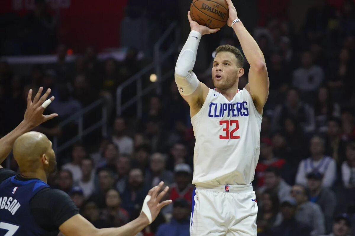 The Clippers are considering retiring Blake Griffin's jersey.