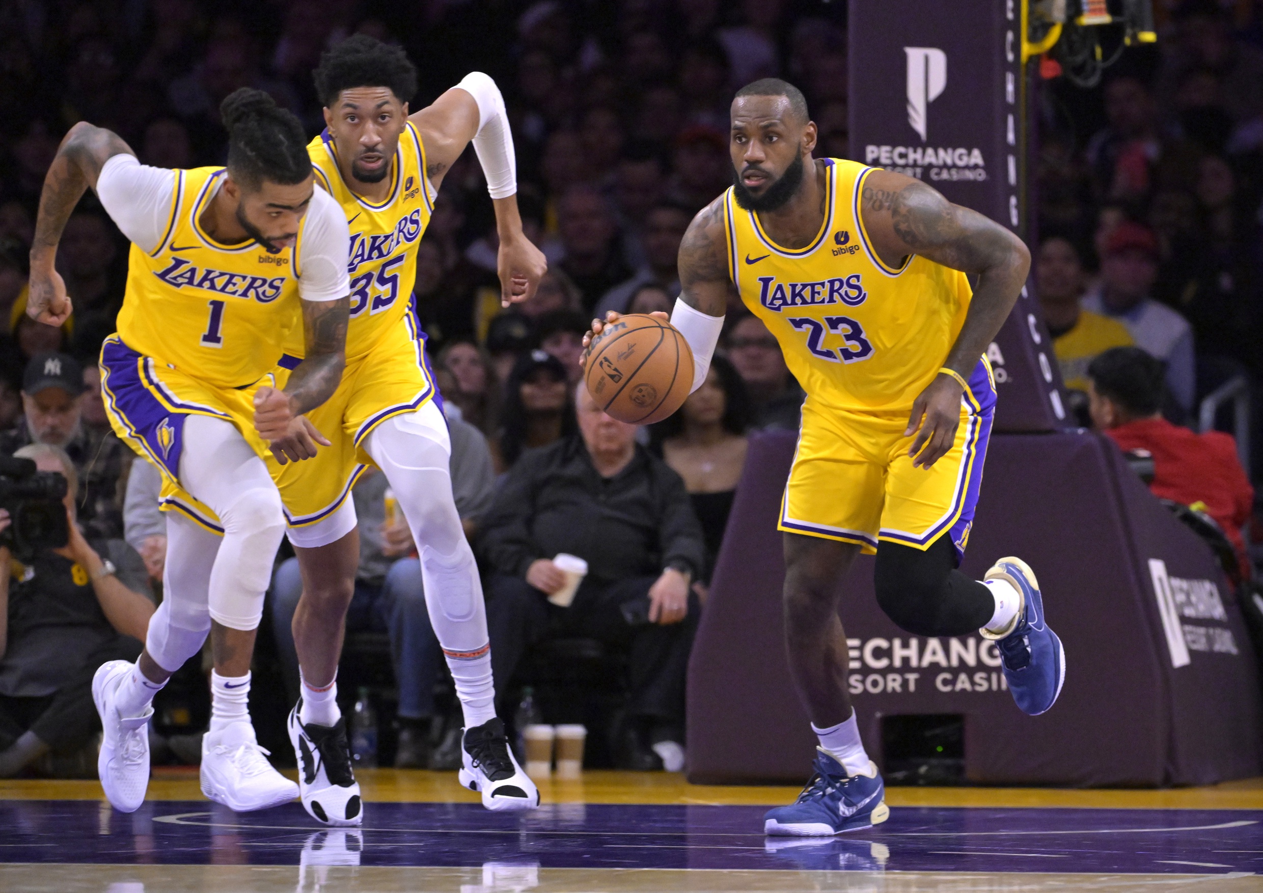 Key Lakers Frontcourt Member Decides on Player Option