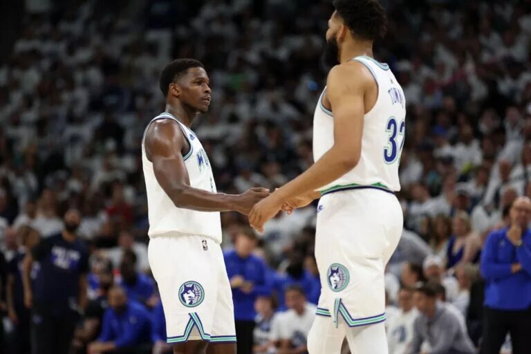 Anthony Edwards and Karl-Anthony Towns are two key players for the Timberwolves to win tonight.