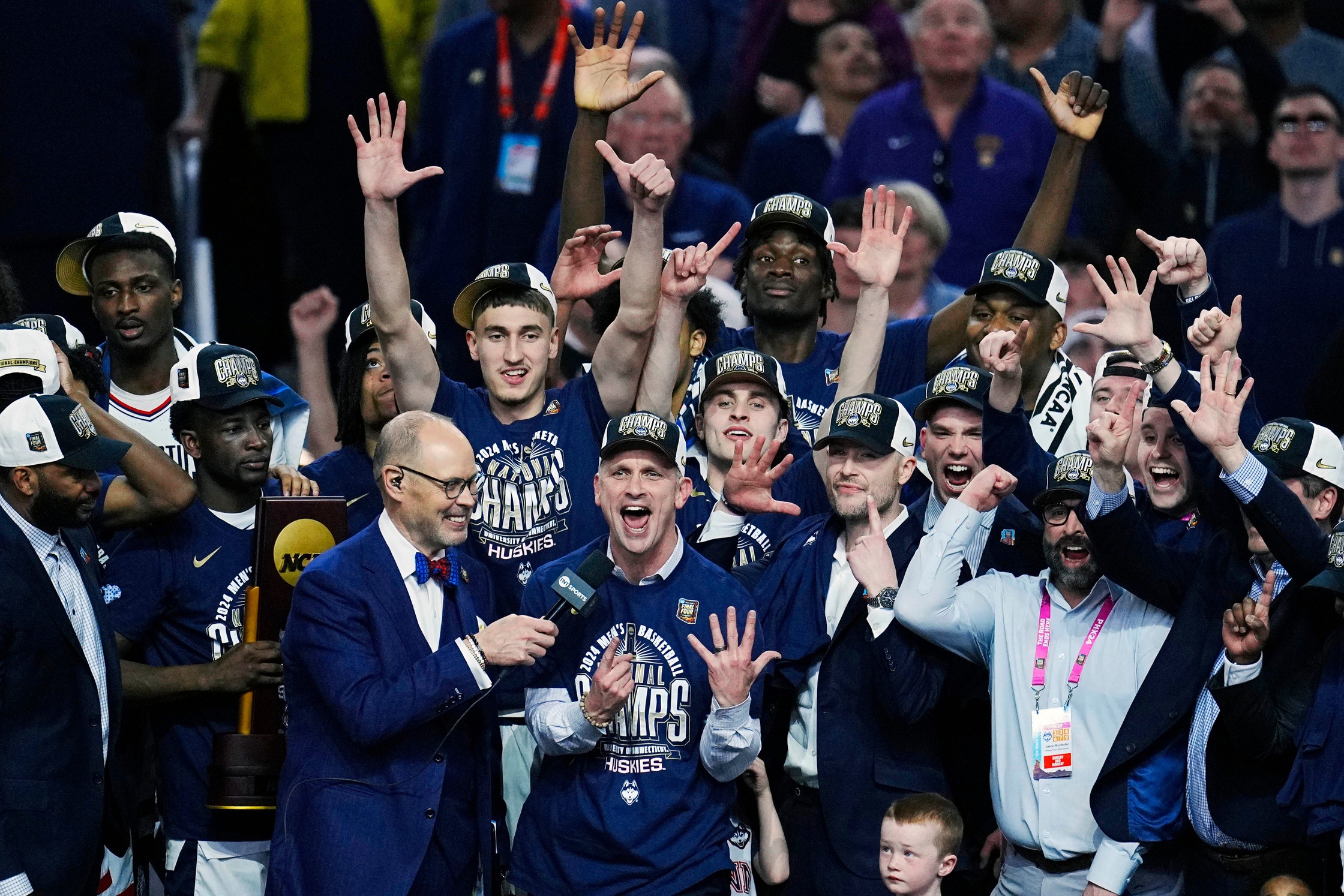 UConn head coach Dan Hurley, former Los Angeles Lakers candidate
