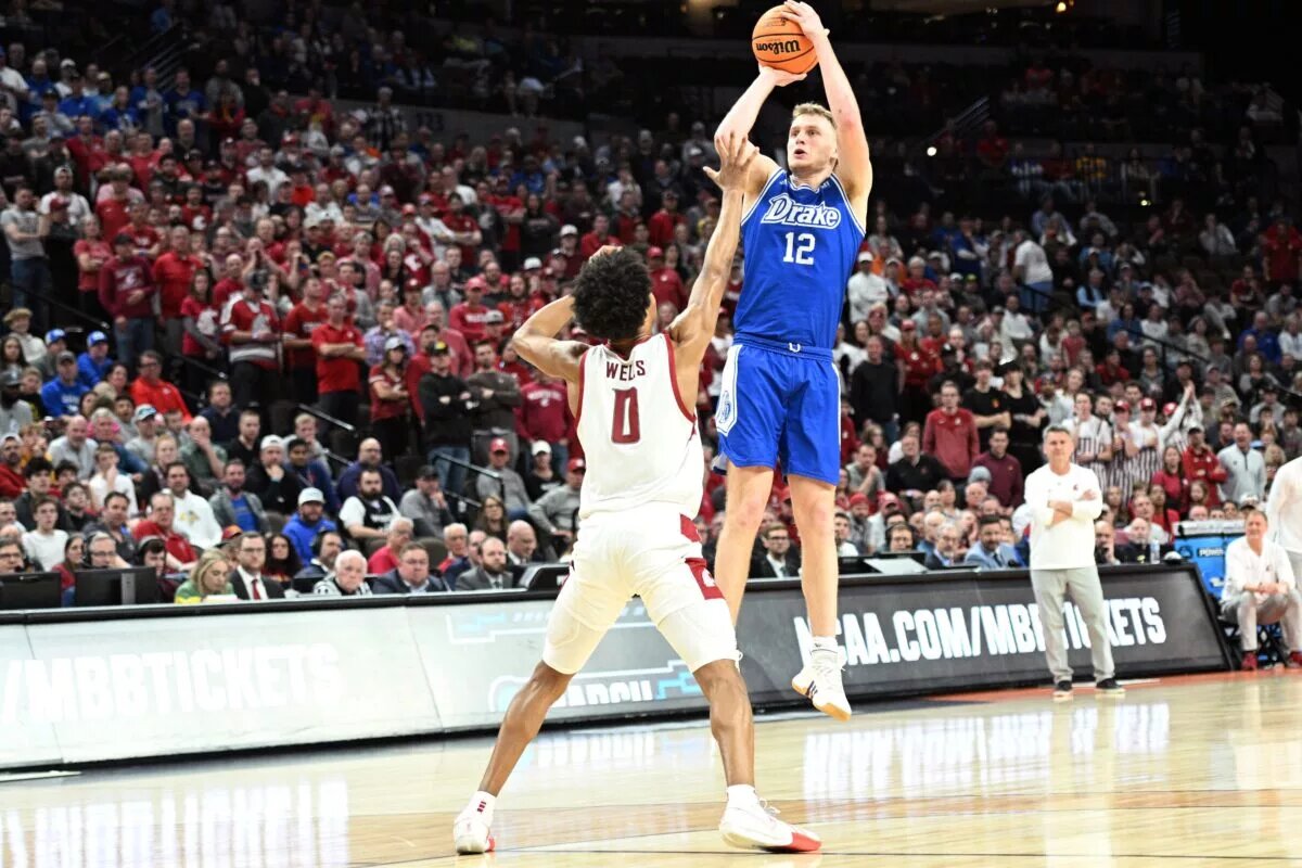 Tucker DeVries transferred to the Big 12.