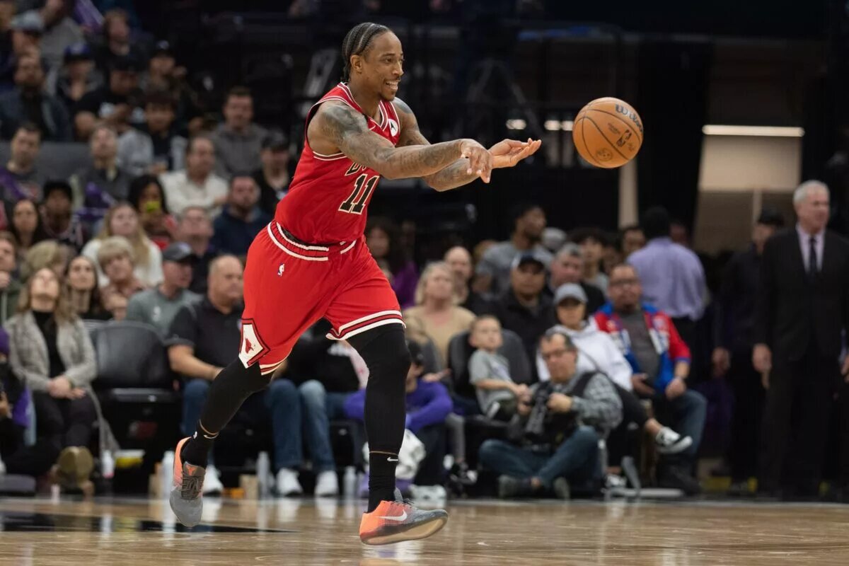 Former Chicago Bulls star DeMar DeRozan playing against the Sacramento Kings