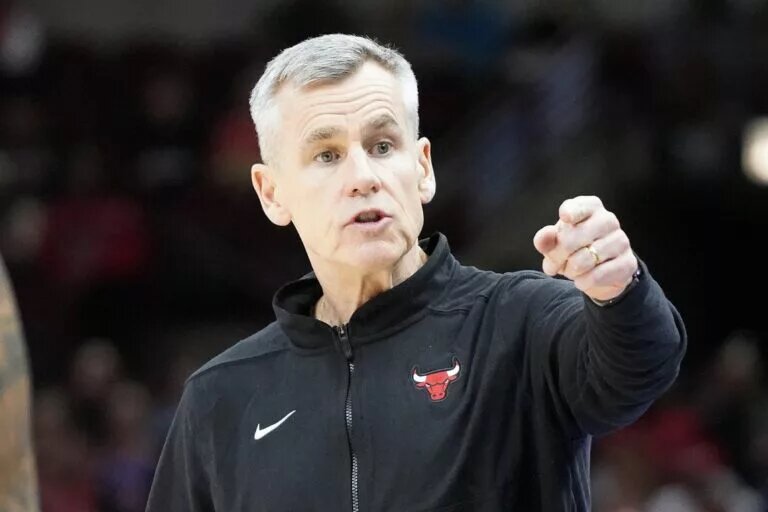 Chicago Bulls head coach Billy Donovan