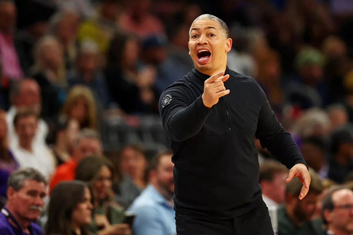 Los Angeles Clippers head coach Ty Lue