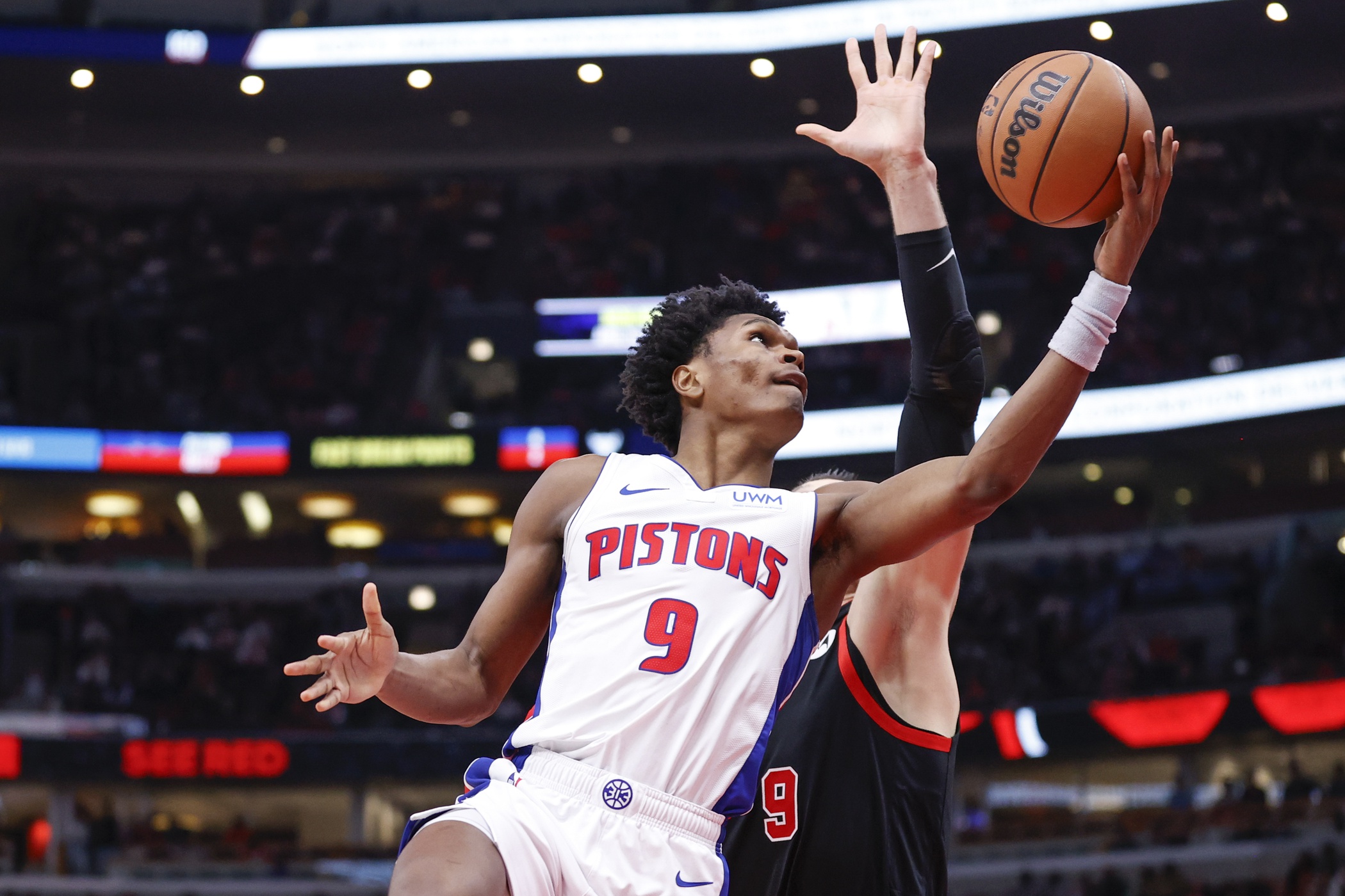 Detroit Pistons forward Ausar Thompson (9) goes to the basket against the Chicago Bulls during the first half at United Center.