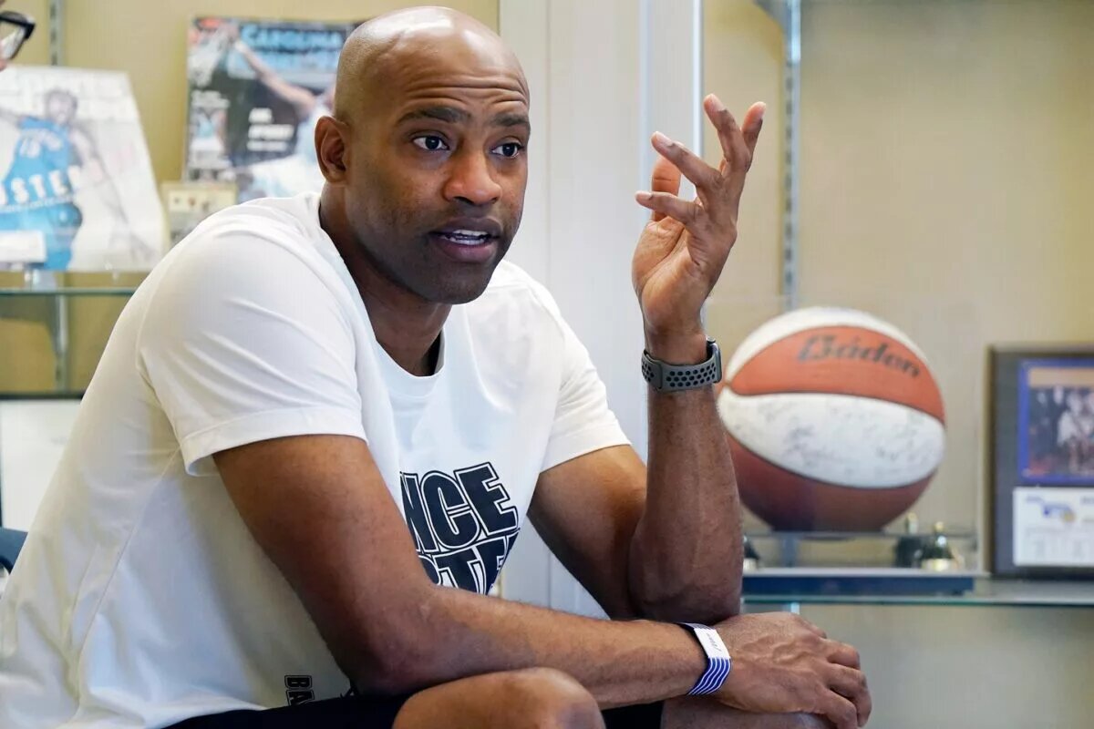 The Nets are retiring Vince Carter's jersey.