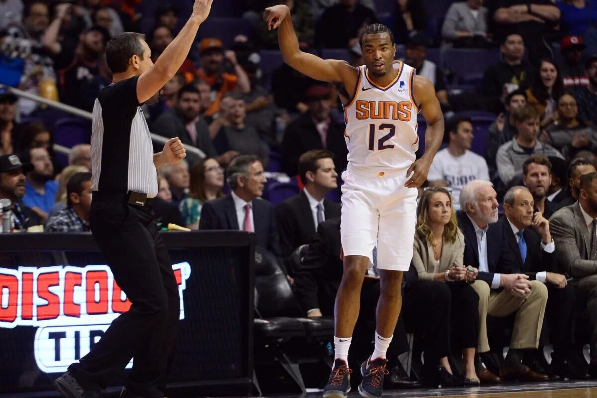New York Knicks sign TJ Warren