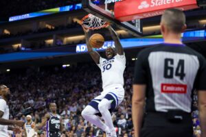 Minnesota Timberwolves forward Julius Randle (30) dunks the ball