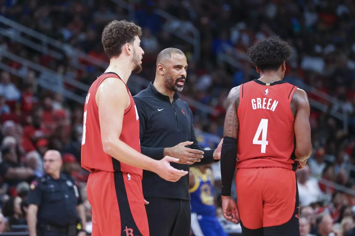 The Rockets are projected to win 43.5 games.