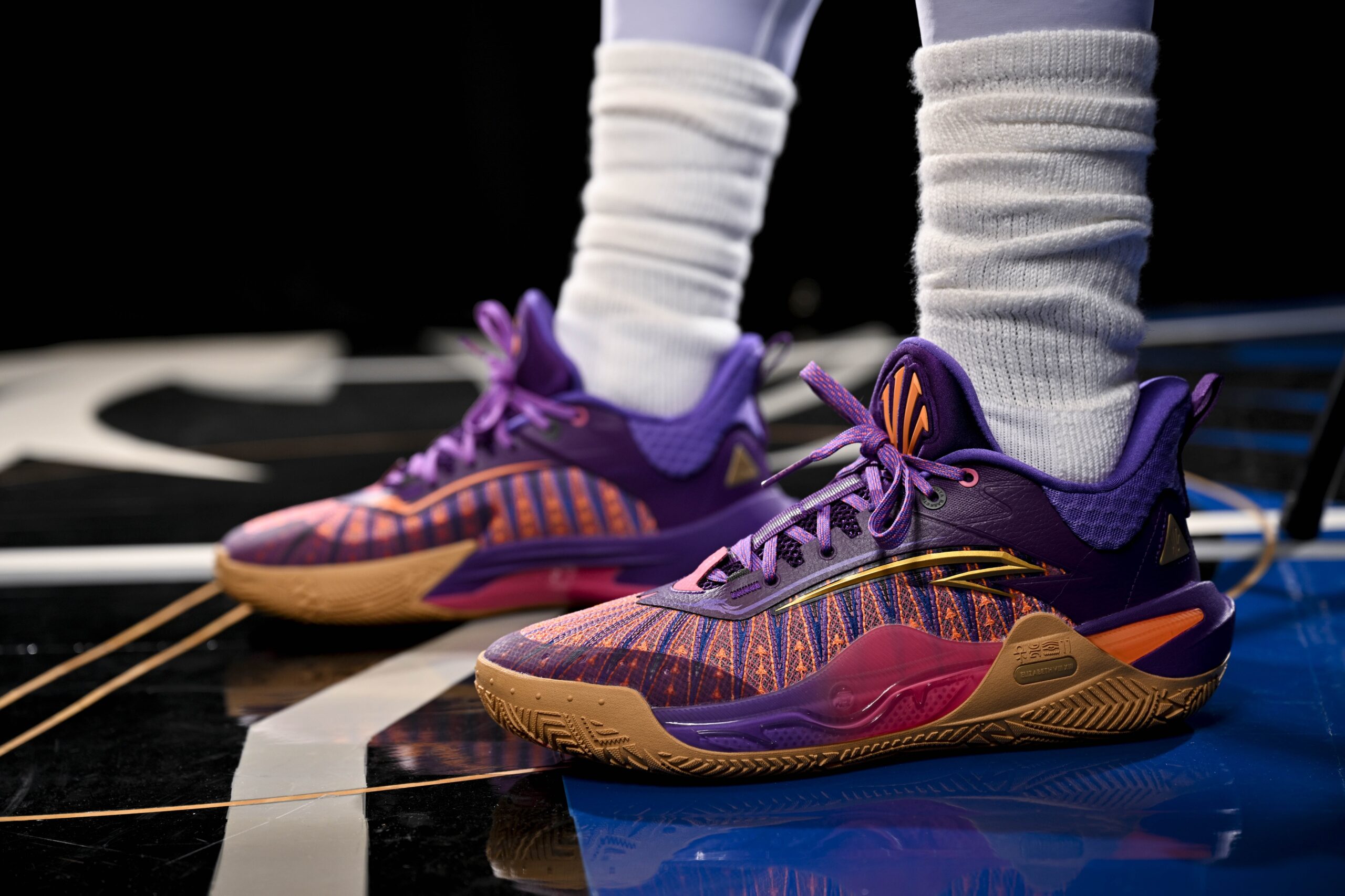 Kyrie irving shoes purple and gold hotsell