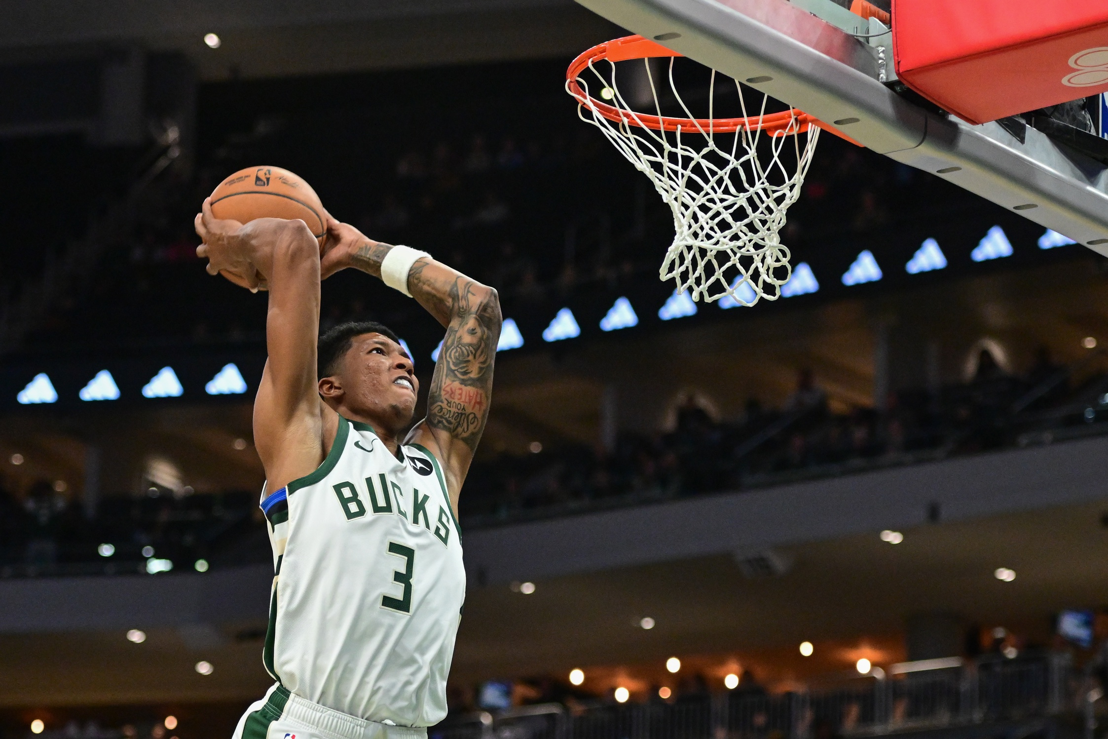 Milwaukee Bucks guard MarJon Beauchamp (3) dunks the ball