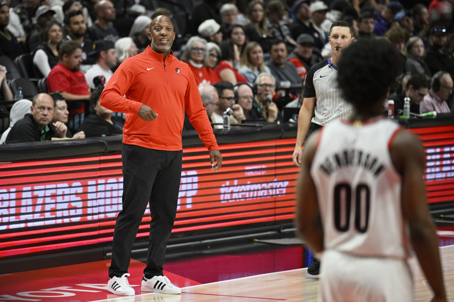 Portland Trail Blazers head coach Chauncey Billups gives directions to players from sideline