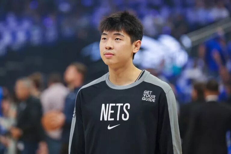 Brooklyn Nets guard Cui Yongxi (8) head shot