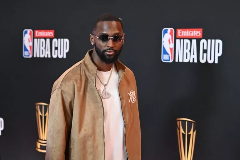 Milwaukee Bucks forward Bobby Portis (9) arrives on the red carpet