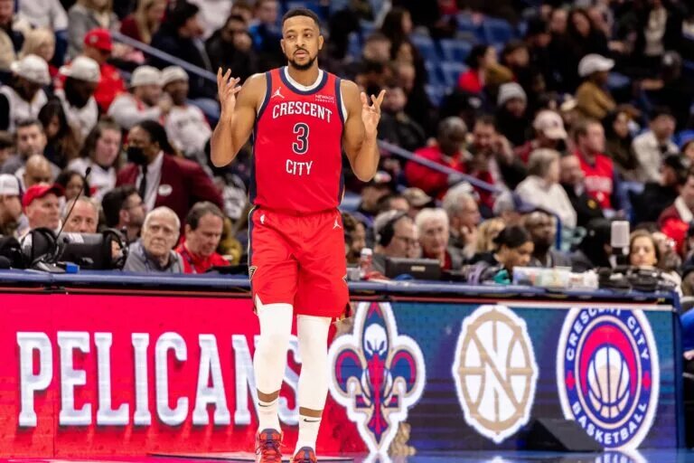 New Orleans Pelicans guard CJ McCollum (3) stands on the court against the Sacramento Kings