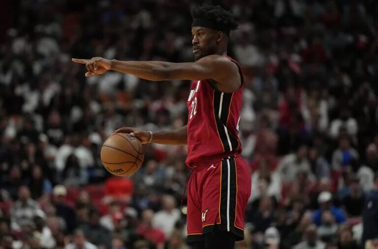 Miami Heat forward Jimmy Butler (22) directs his team during the game against the Memphis Grizzlies