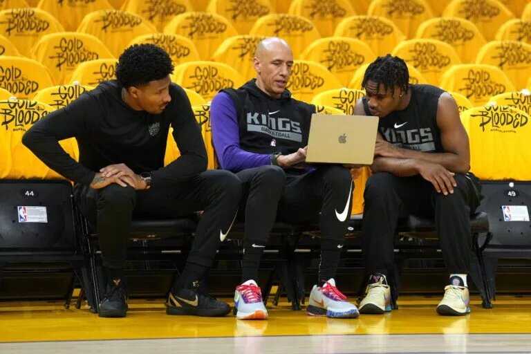 Sacramento Kings assistant coaches Leandro Barbosa and Doug Christie