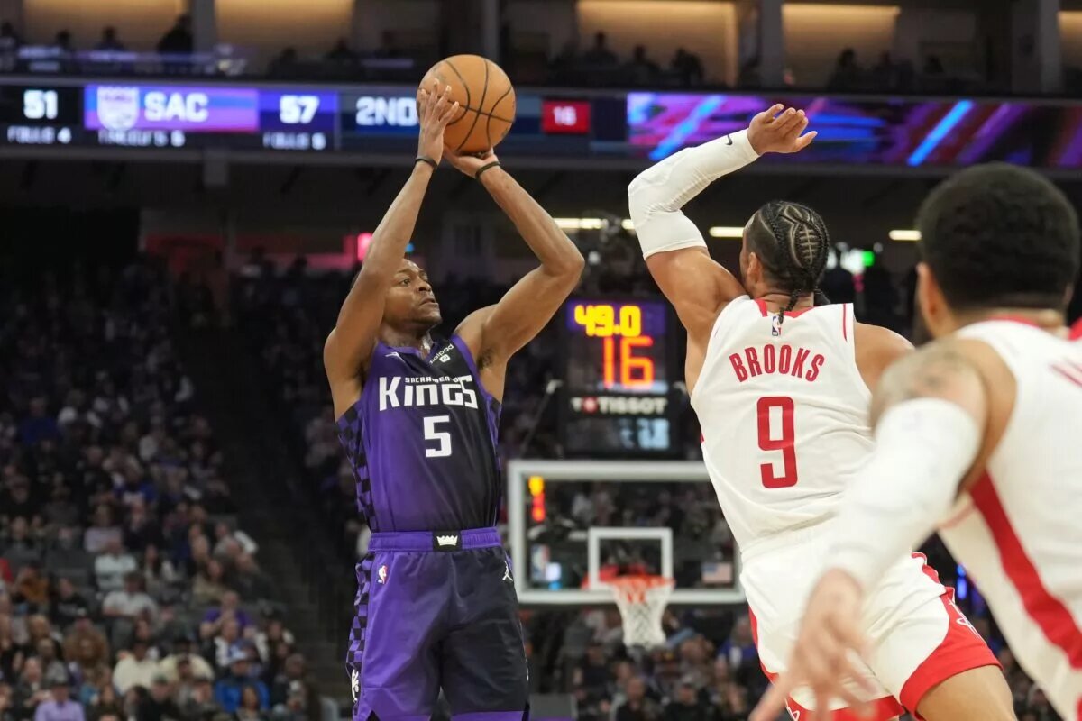 De'Aaron Fox has recently been linked to the Rockets.