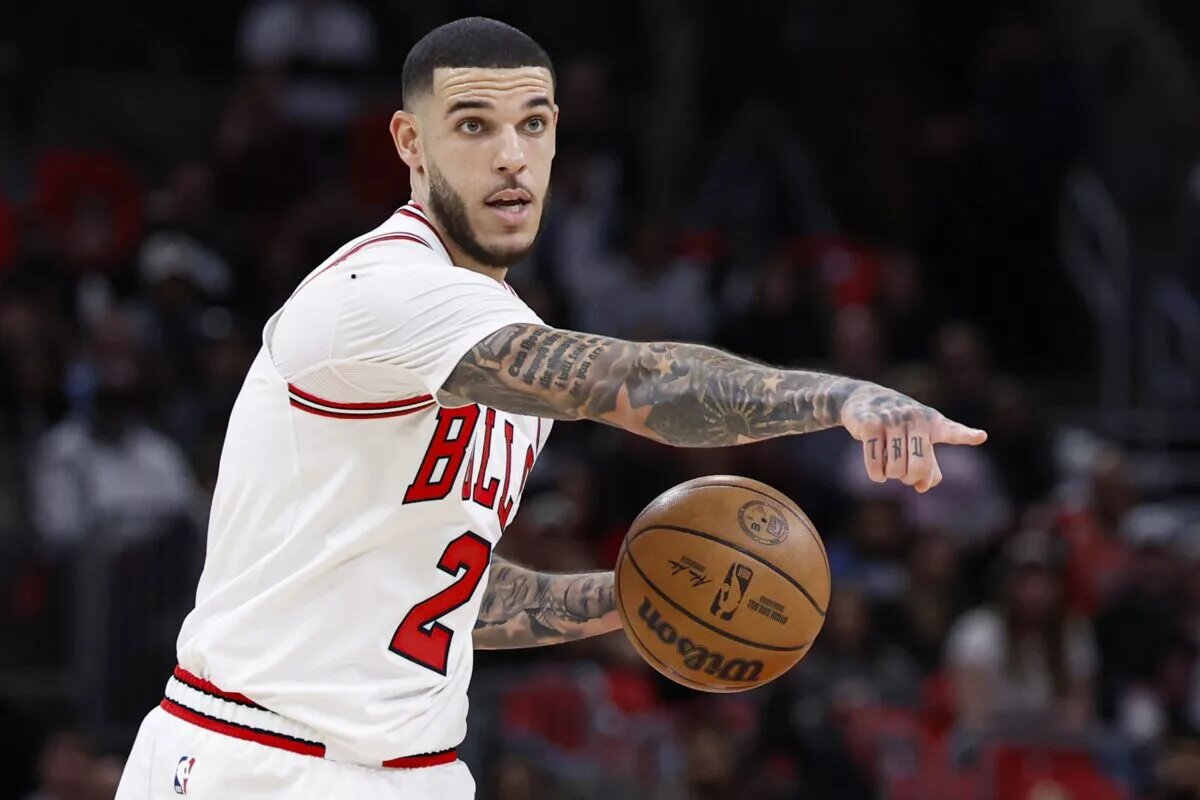 Many people believe Lonzo Ball's old Big Baller Brand shoes are responsible for his injuries.