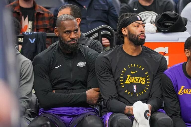 The Lakers lost by 40 points to the Heat.