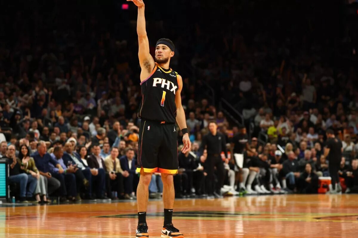 Devin Booker eclipsed 15K points.